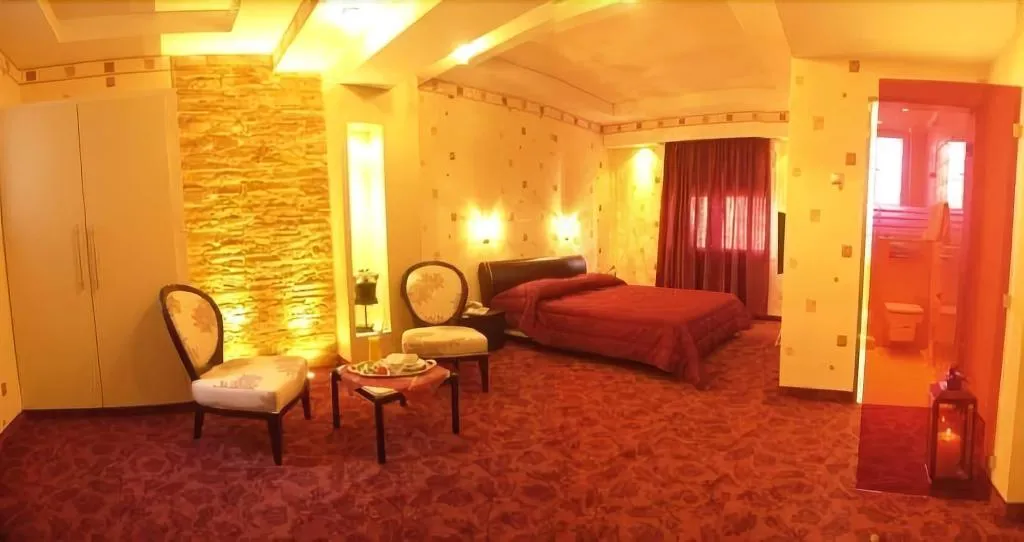 Room, Minoa, Athens