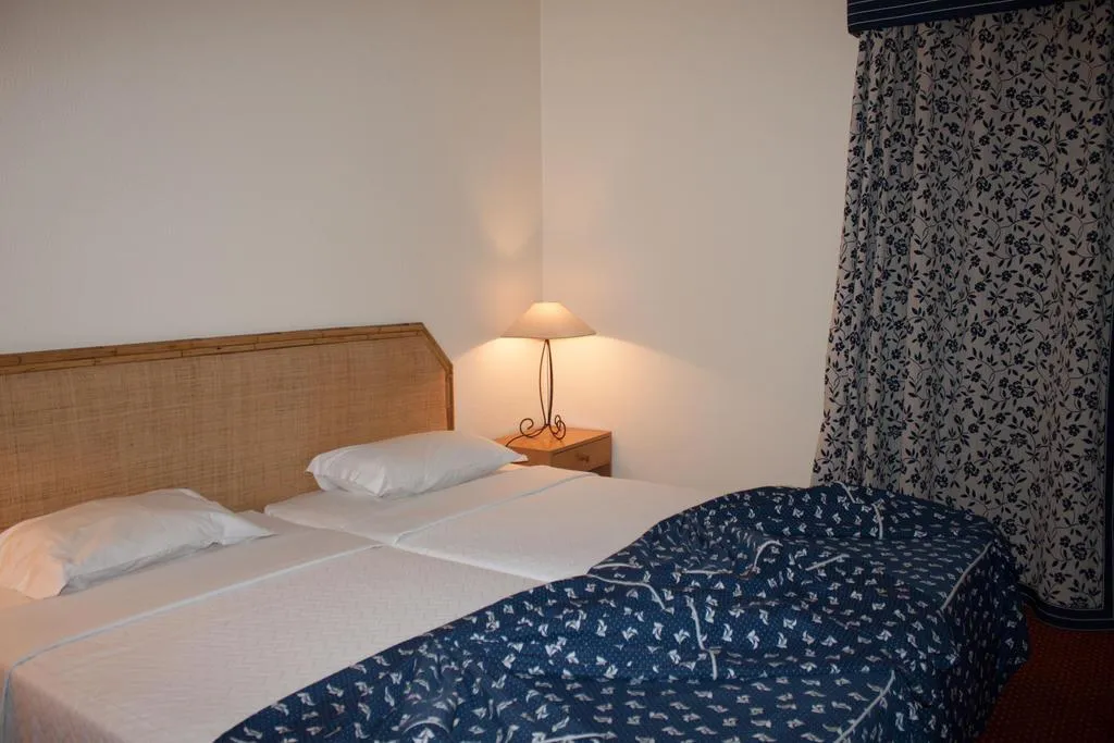 APARTMENT THREE BEDROOMS Room, Cidadela, Lisbon
