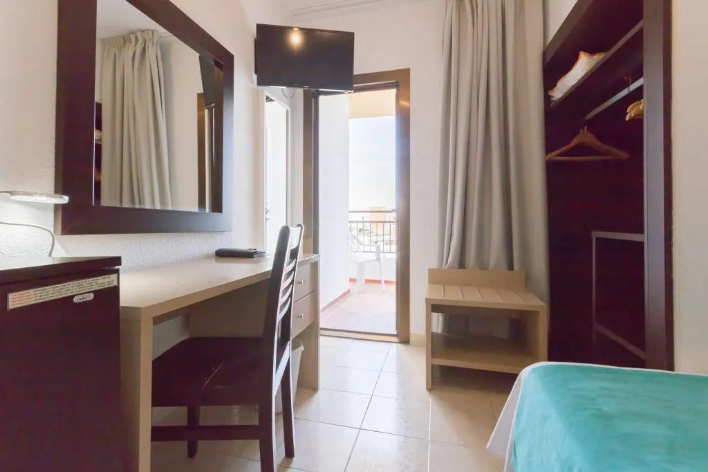 Room, Orosol, Ibiza