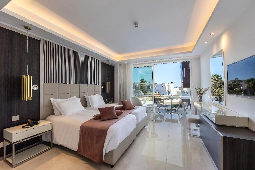 TWIN LAND VIEW Room, Chrysomare Beach Hotel & Resort, Cyprus