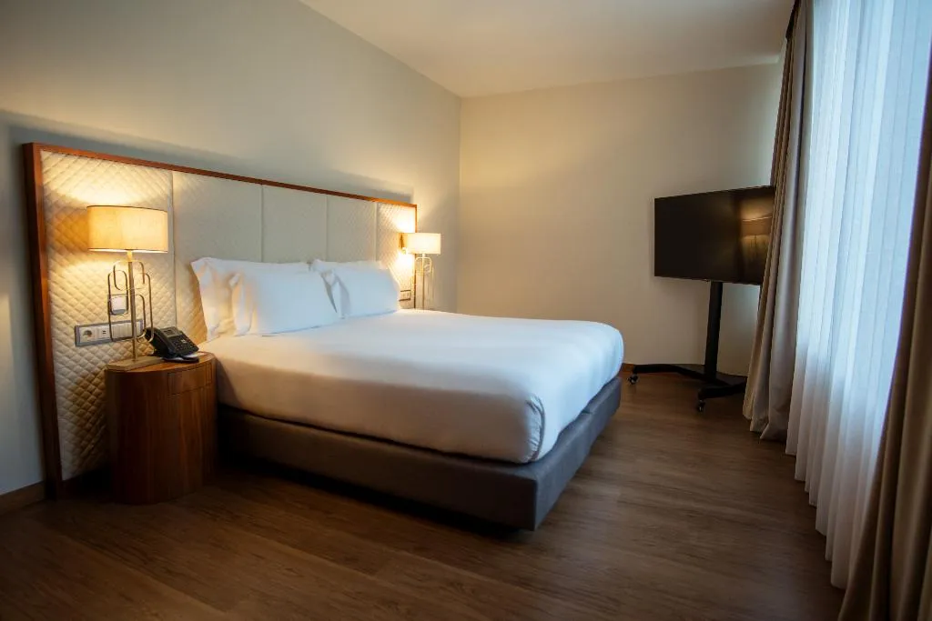 DOUBLE Accesible Deluxe  Room, Boeira Garden Hotel Porto Gaia, Curio Collection, Porto