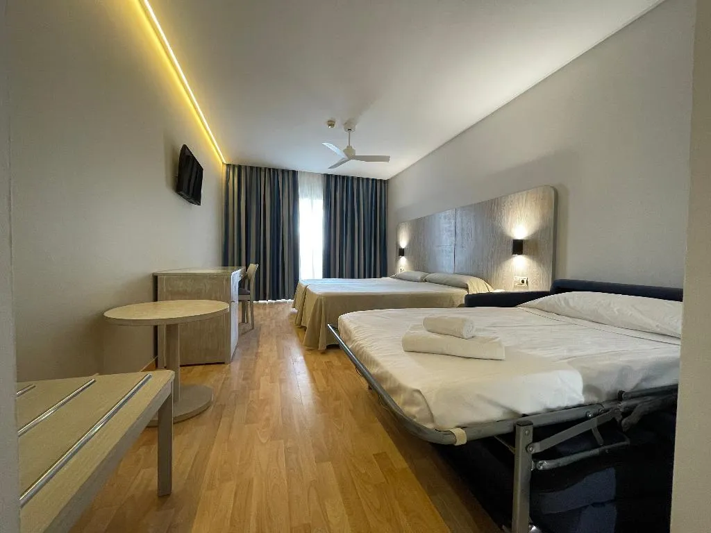 Double or Twin GARDEN VIEW Room, AGH Canet, Valencia