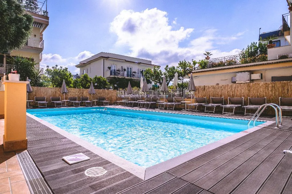 Pool, Hotel Isabella Sorrento, Naples