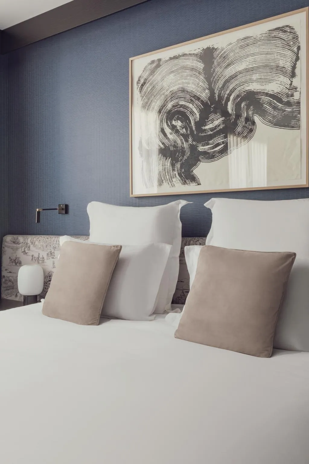 DOUBLE DELUXE Room, The Pavilions Madrid, Madrid