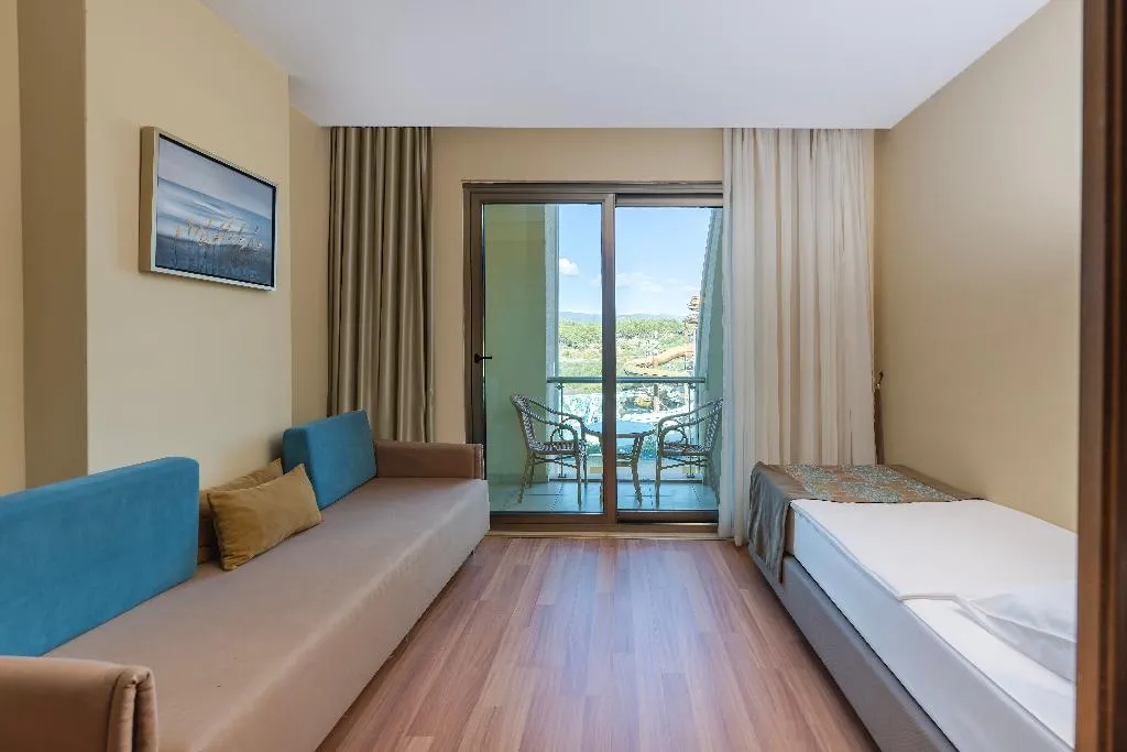FAMILY ROOM LAND VIEW Room, Alan Xafira Deluxe Resort & Spa, Antalya