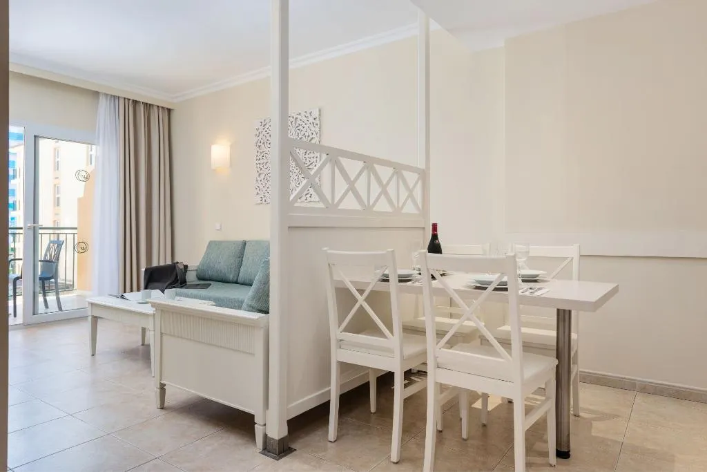 APARTMENT WITH BALCONY Room, Aparthotel Can Picafort Palace, Majorca