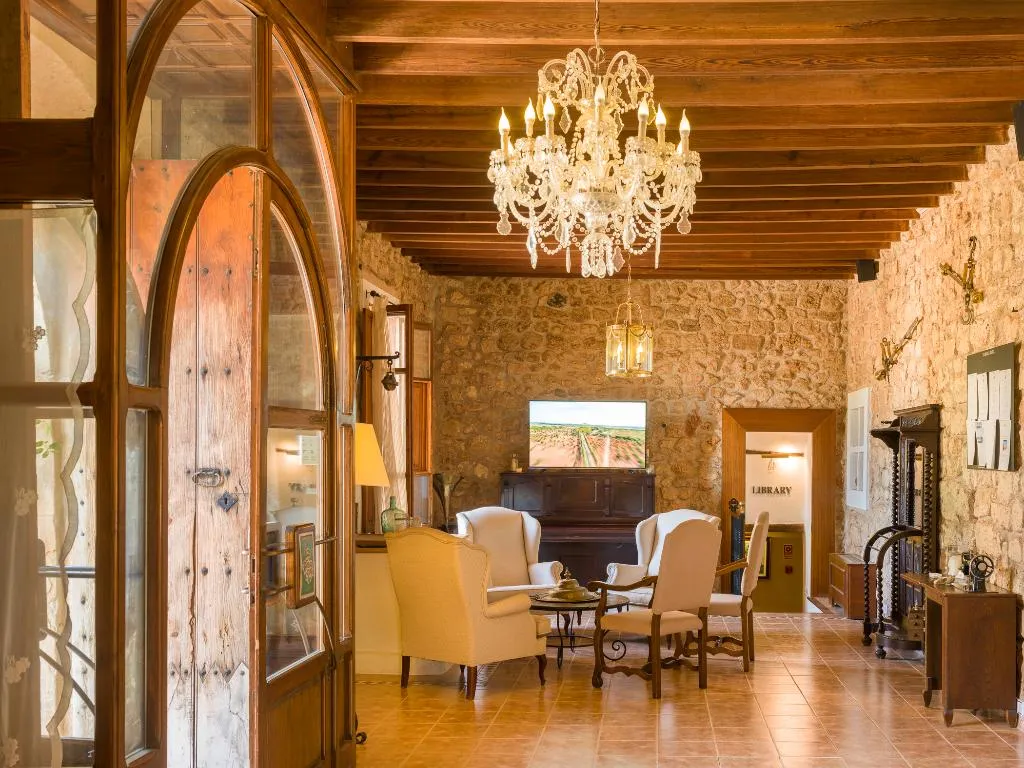 Lobby, Sa Bassa Rotja Ecoturisme, Majorca