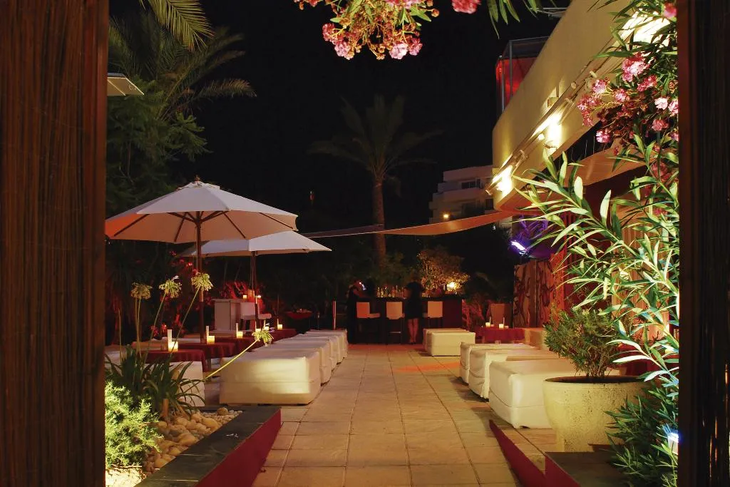 Bar, El Hotel Pacha - Includes entrace to Pacha Club, Ibiza