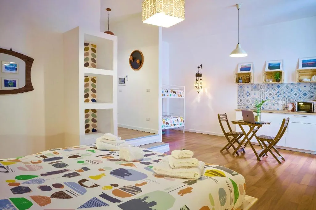 Room, Napoli Tree - Lungomare, Naples