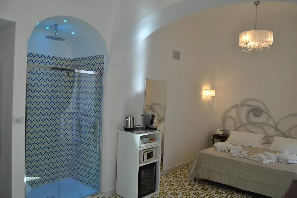 JUNIOR SUITE SUPERIOR WITH AIR CONDITIONING Room, Core Amalfitano City Suites, Naples