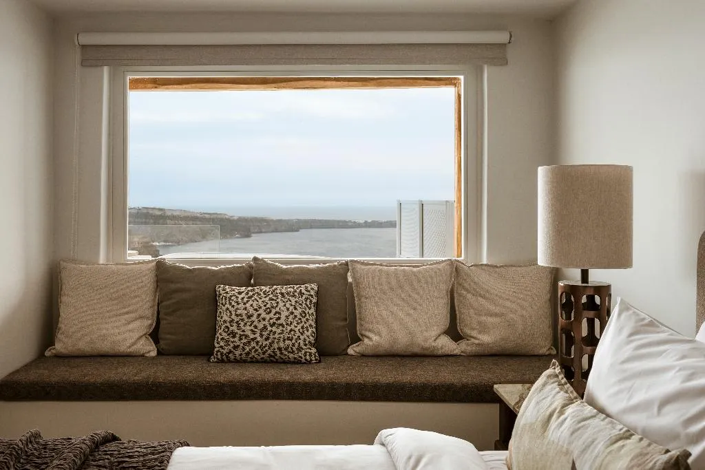 SUITE GRAND Room, Aqua Luxury Suites, Santorini