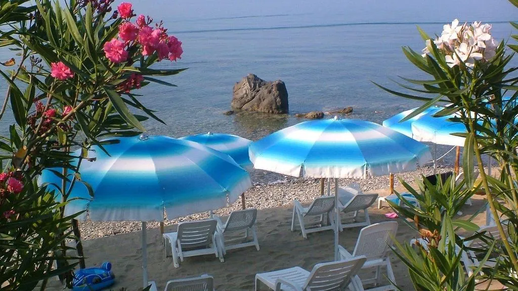 Beach, Hydra Club Hotel Village, Naples