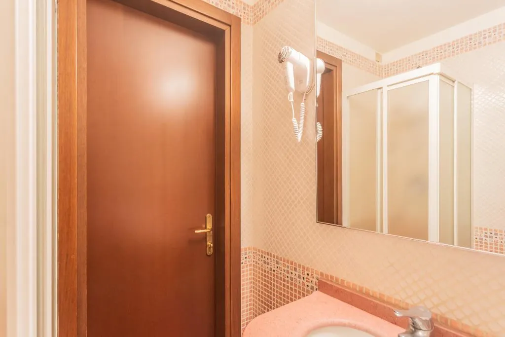 TRIPLE STANDARD Room, Polo, Milan