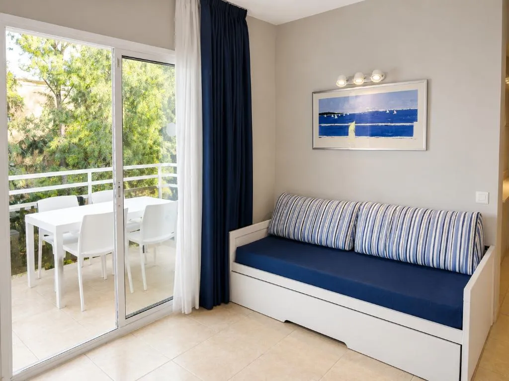 APARTMENT TWO BEDROOMS Room, SunClub Salou, Costa Dorada