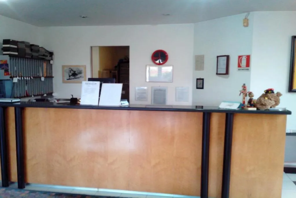 Lobby, Niki, Milan