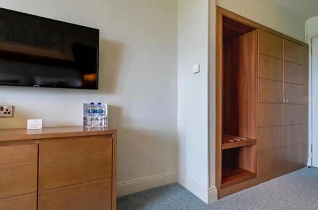 DOUBLE GARDEN VIEW Room, Portmarnock Hotel and Golf Links, Dublin