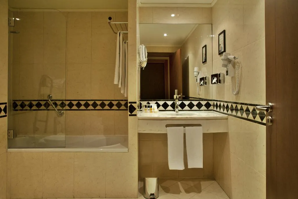 Double or Twin STANDARD Room, Turim Europa Hotel, Lisbon