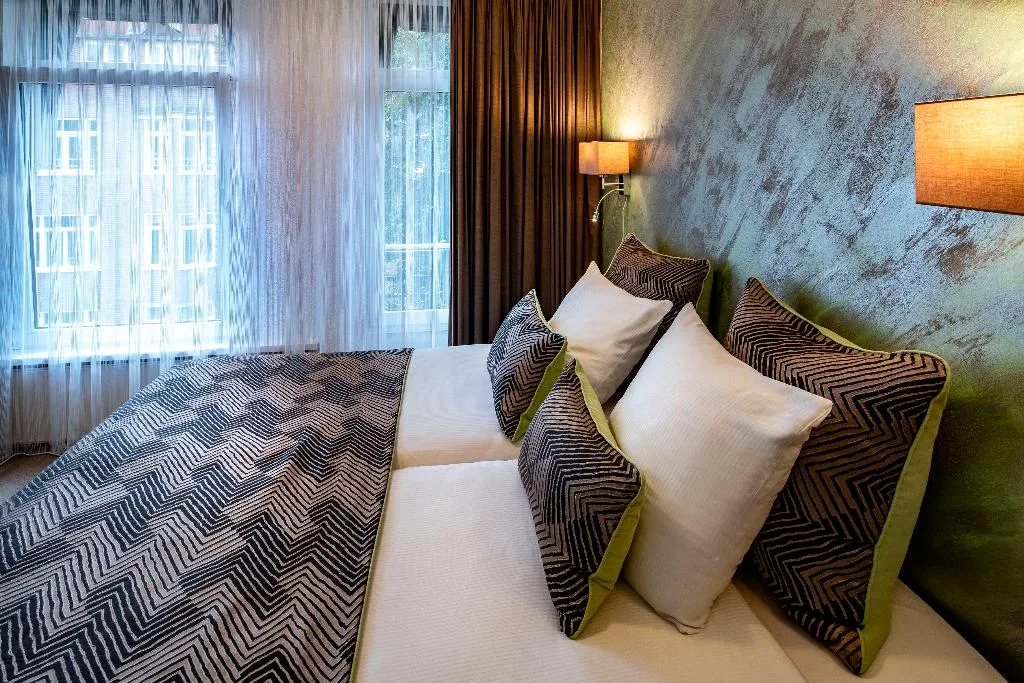 Double or Twin STANDARD Room, Hotel Jupiter, Amsterdam