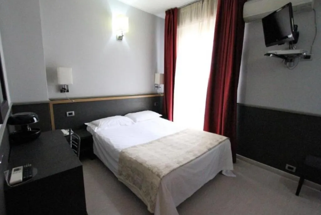 DOUBLE STANDARD Room, Corallo Milano, Milan