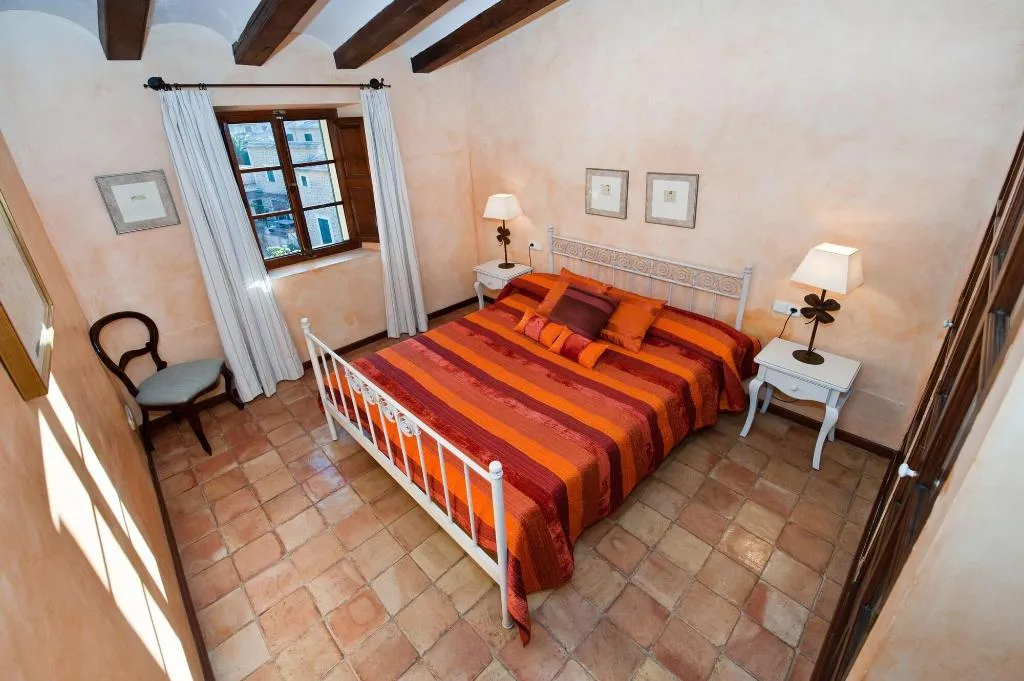 Room, D'Es Puig, Majorca