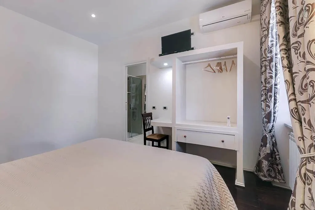 Room, Antico Platano, Rome