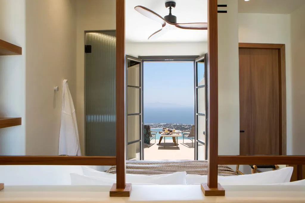 VILLA EXECUTIVE THREE BEDROOMS Room, Elessa Hotel, Santorini