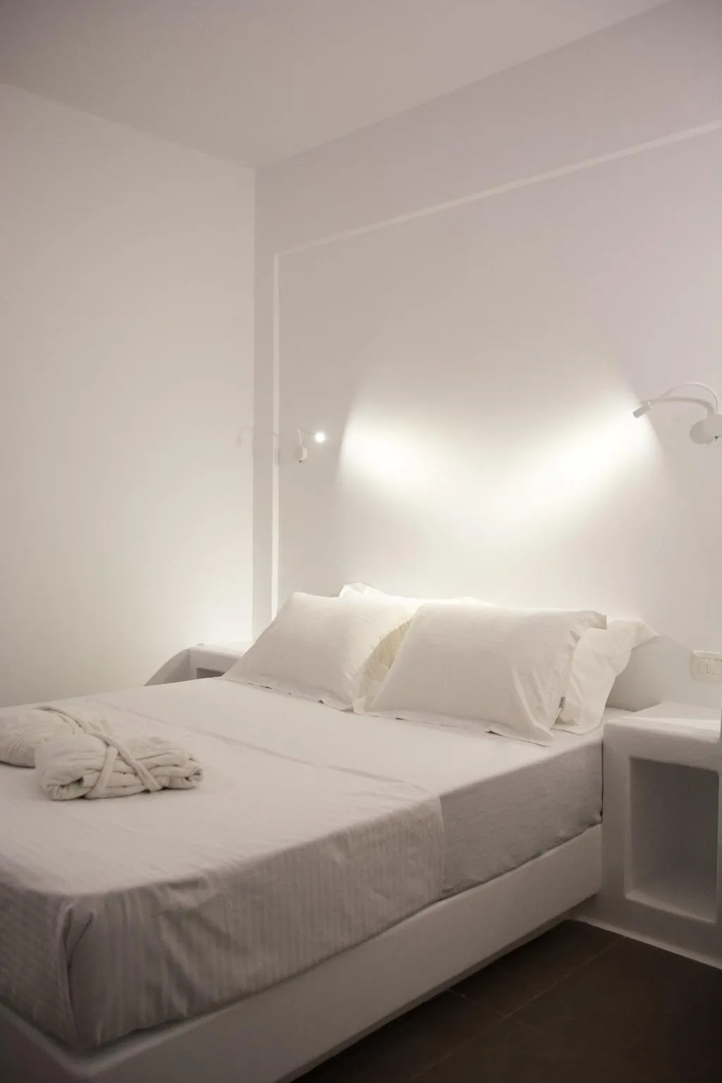 SUITE WITH PRIVATE POOL Room, Amphitrite Suites Santorini, Santorini