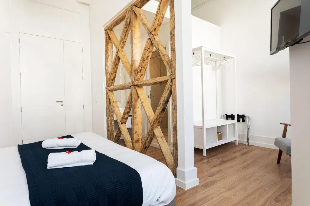 Room, Lisbon Check-In Guesthouse, Lisbon