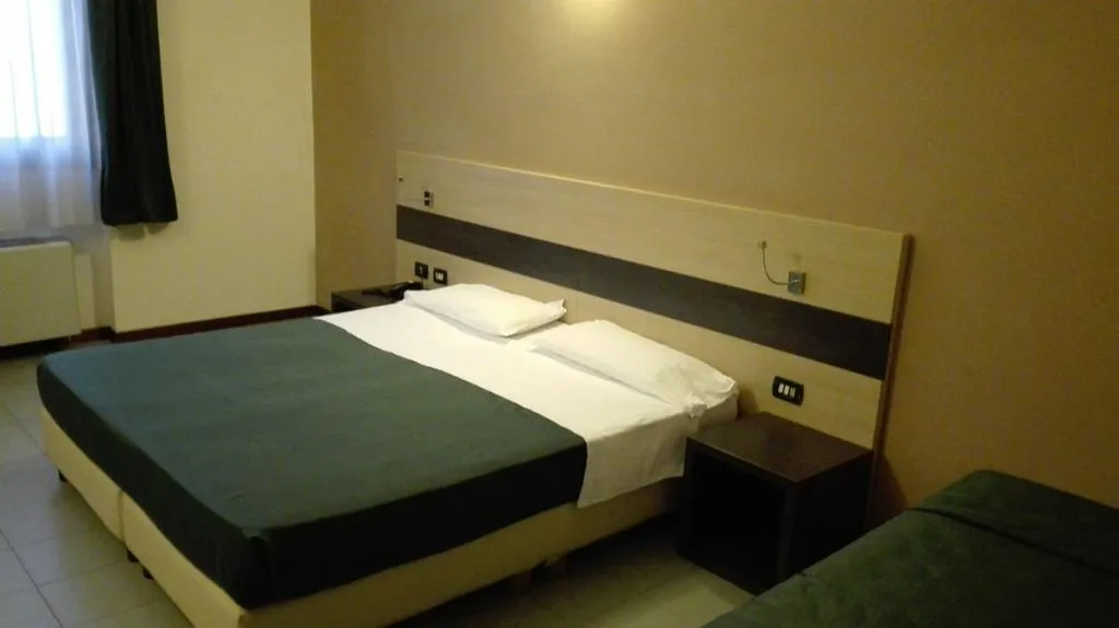 QUADRUPLE STANDARD Room, Alba, Rome