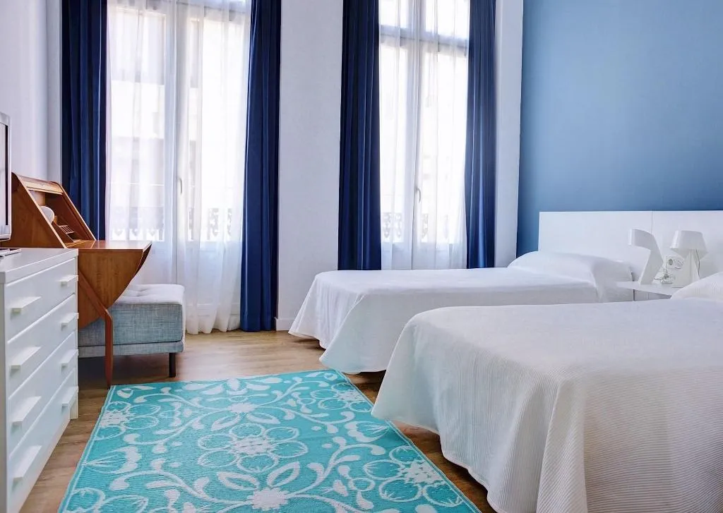 Room, L'Esplai Valencia, Valencia