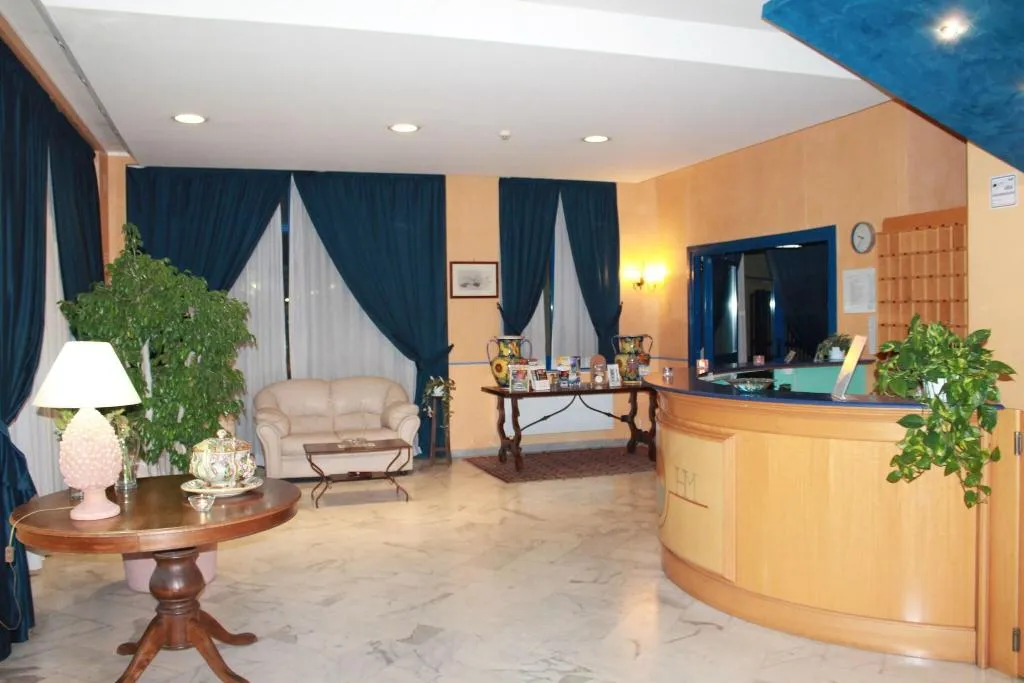Lobby, Miramare, Catania