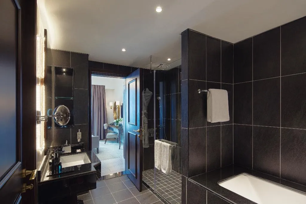 DOUBLE SINGLE USE SUPERIOR Room, Dukes The Palm Dubai Hotel, Dubai