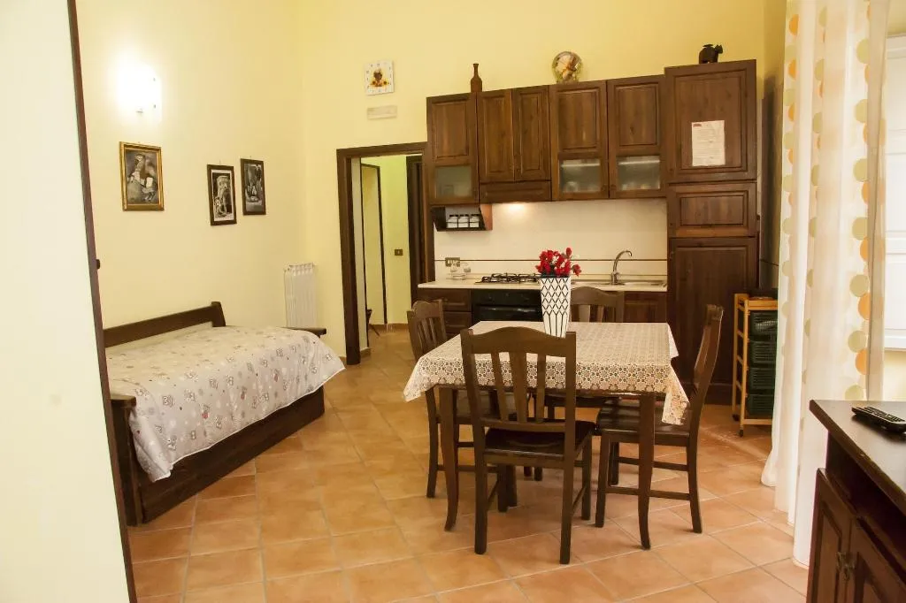 Room, Residence Confalone, Naples