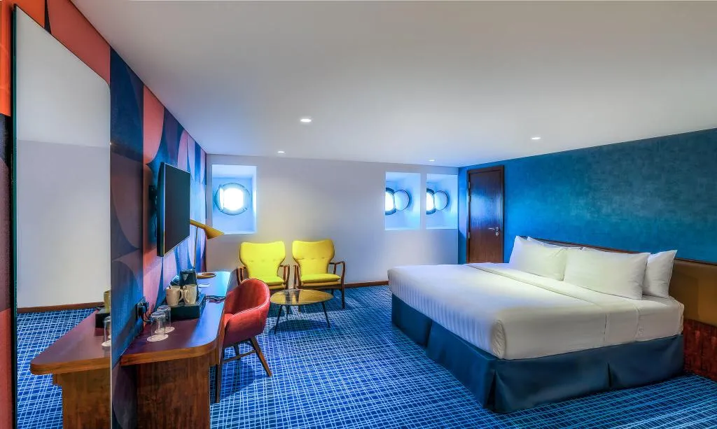 Room, Queen Elizabeth 2, Dubai