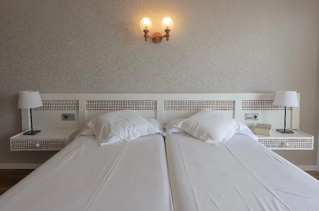 Room, Baronia, Majorca