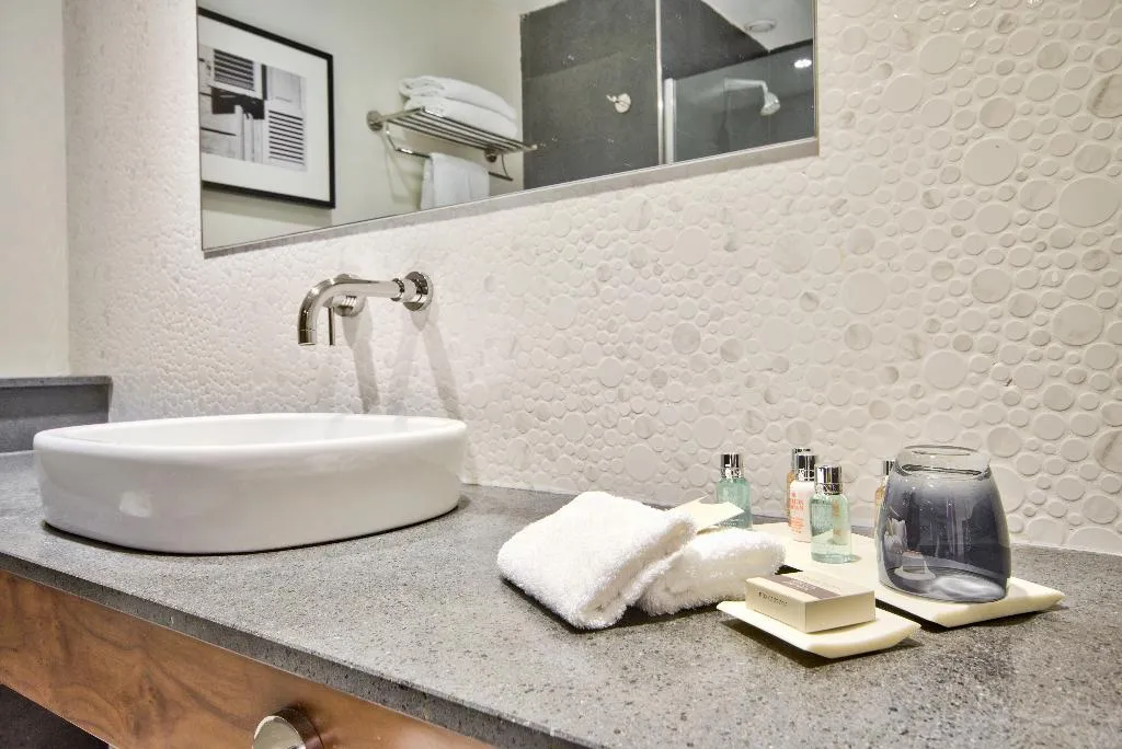 JUNIOR SUITE CAPACITY 1 Room, The George, Urban Boutique Hotel, Malta