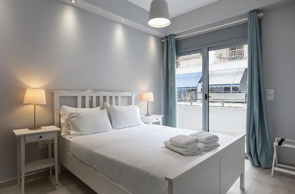 SUITE ONE BEDROOM WITH AIR CONDITIONING Room, Omnia Pagrati Apartments, Athens