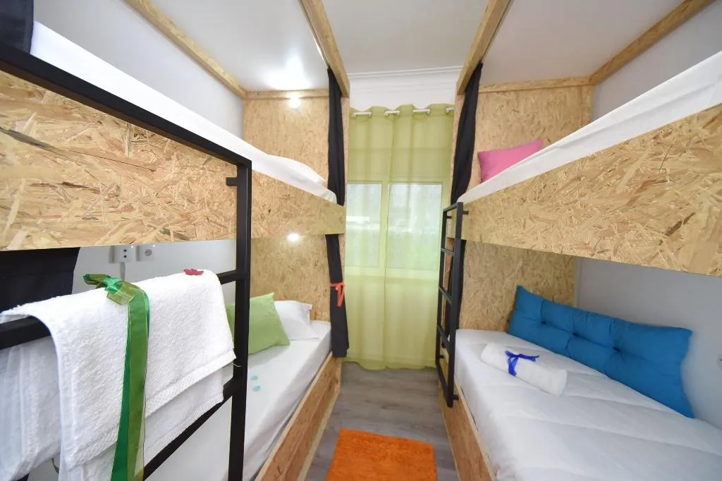 Room, Tuk Tuk Hostel, Lisbon