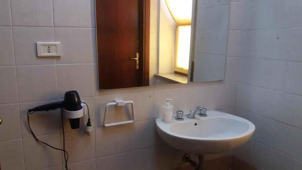 Room, B&B Central City, Naples