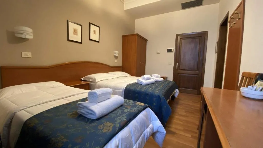 Room, Soggiorno Madrid, Florence