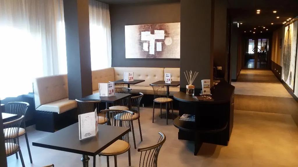 Bar, Smart Hotel King, Milan