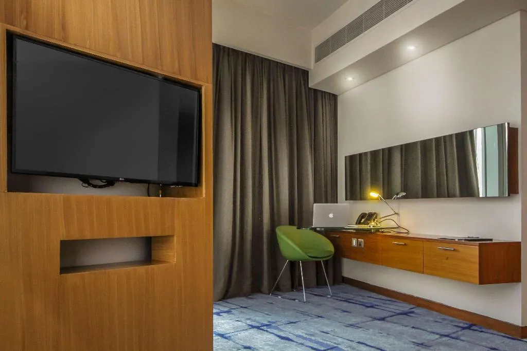 SUITE STANDARD Room, Media One, Dubai