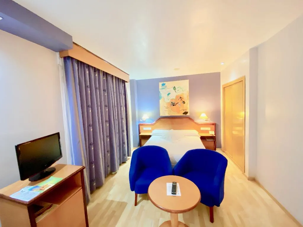 JUNIOR SUITE DELUXE ONE BED Room, Torrepalma, Andalucia