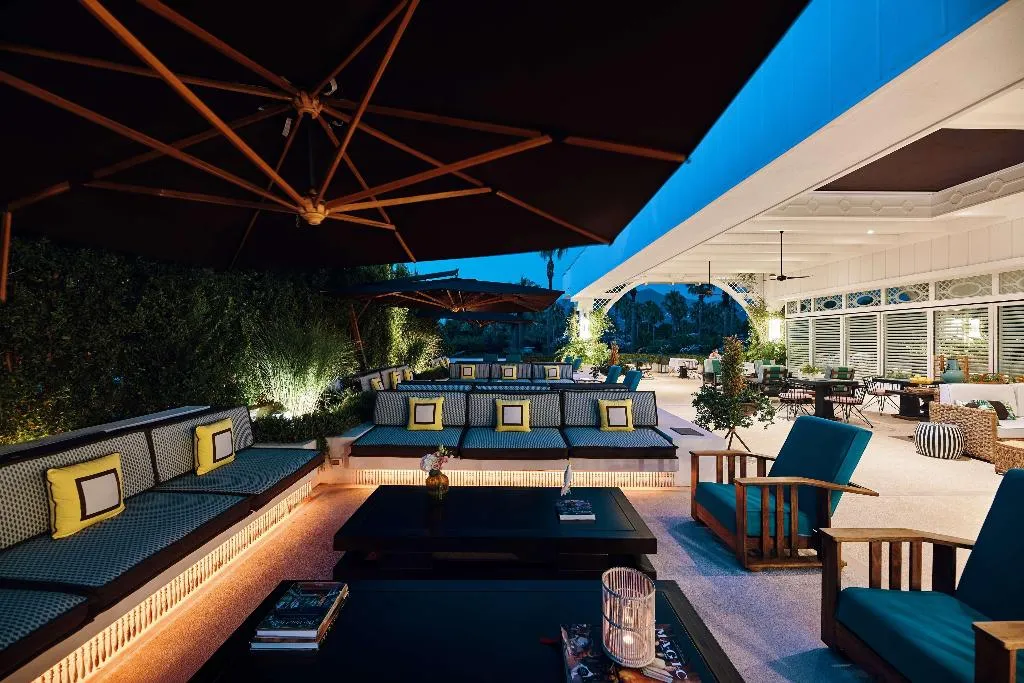 Bar, Savoy Beach, Naples