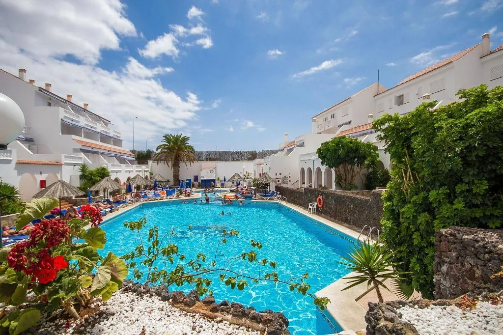 Sports and Entertainment, Los Claveles, Tenerife