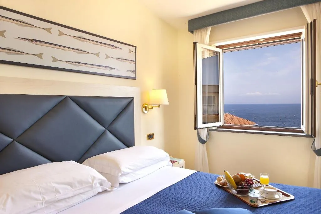 TWIN SEA VIEW Room, Del Mare, Naples