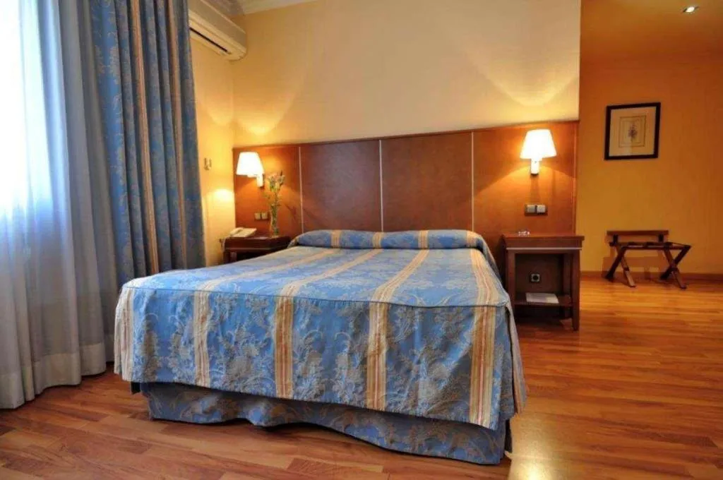 Room, Cason del Tormes, Madrid
