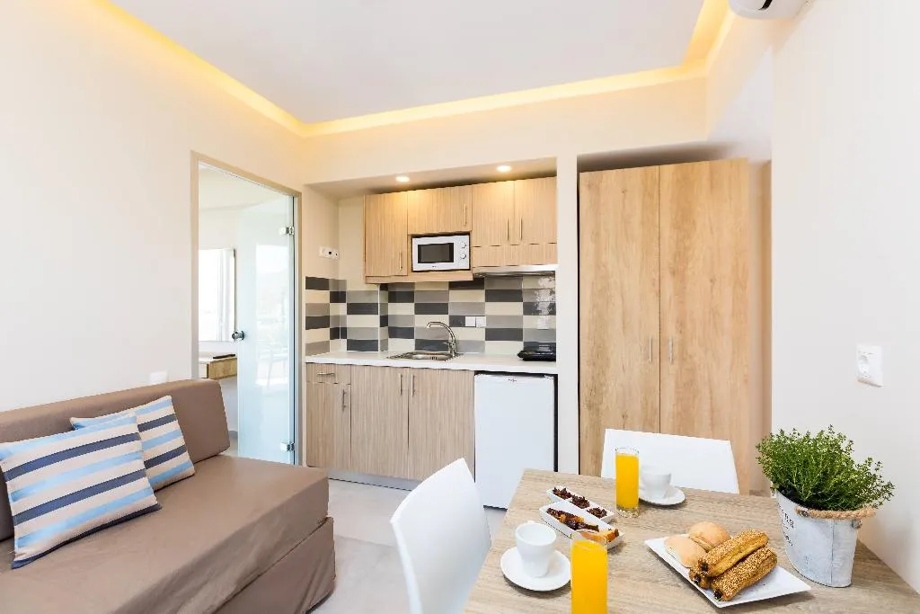APARTMENT CAPACITY 3 Room, Theo Star Beach Hotel, Crete
