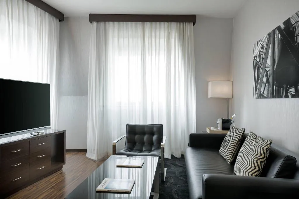 Room, AC Milano, Milan