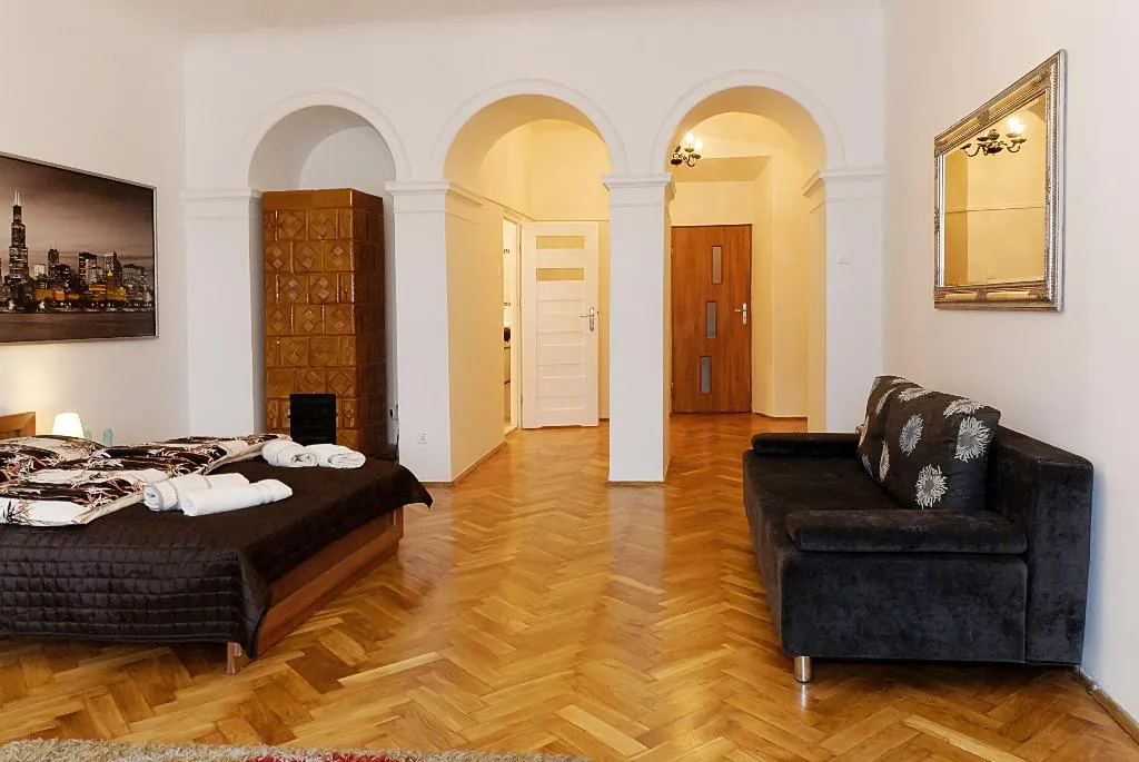 STUDIO CAPACITY 4 Room, P&J Tourist Apartments, Krakow